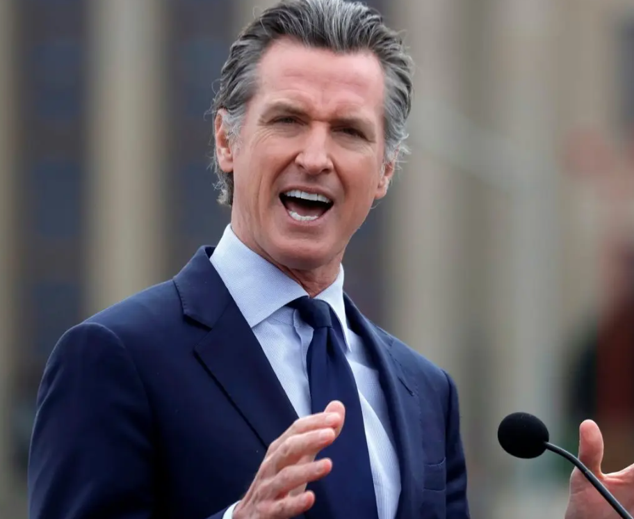 特朗普激化矛盾 威胁要把加州州长抓起来