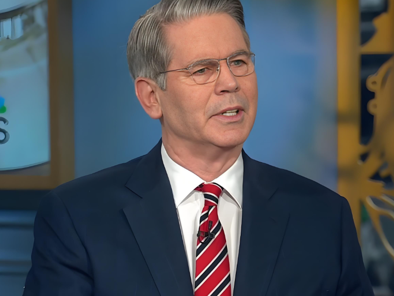 特朗普称贝森特是下一任美联储主席的“一个人